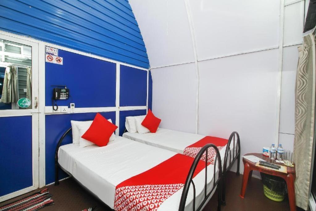 A4 Hostel Colombo Airport - Eco Lodge - Free Pickup & Drop كاتوناياكى المظهر الخارجي الصورة